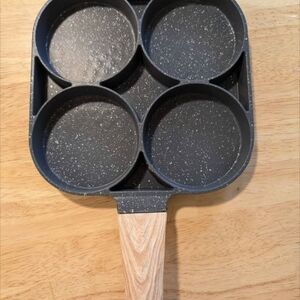 Speckled Gray Multi-Egg Frying Pan with Wooden Handle